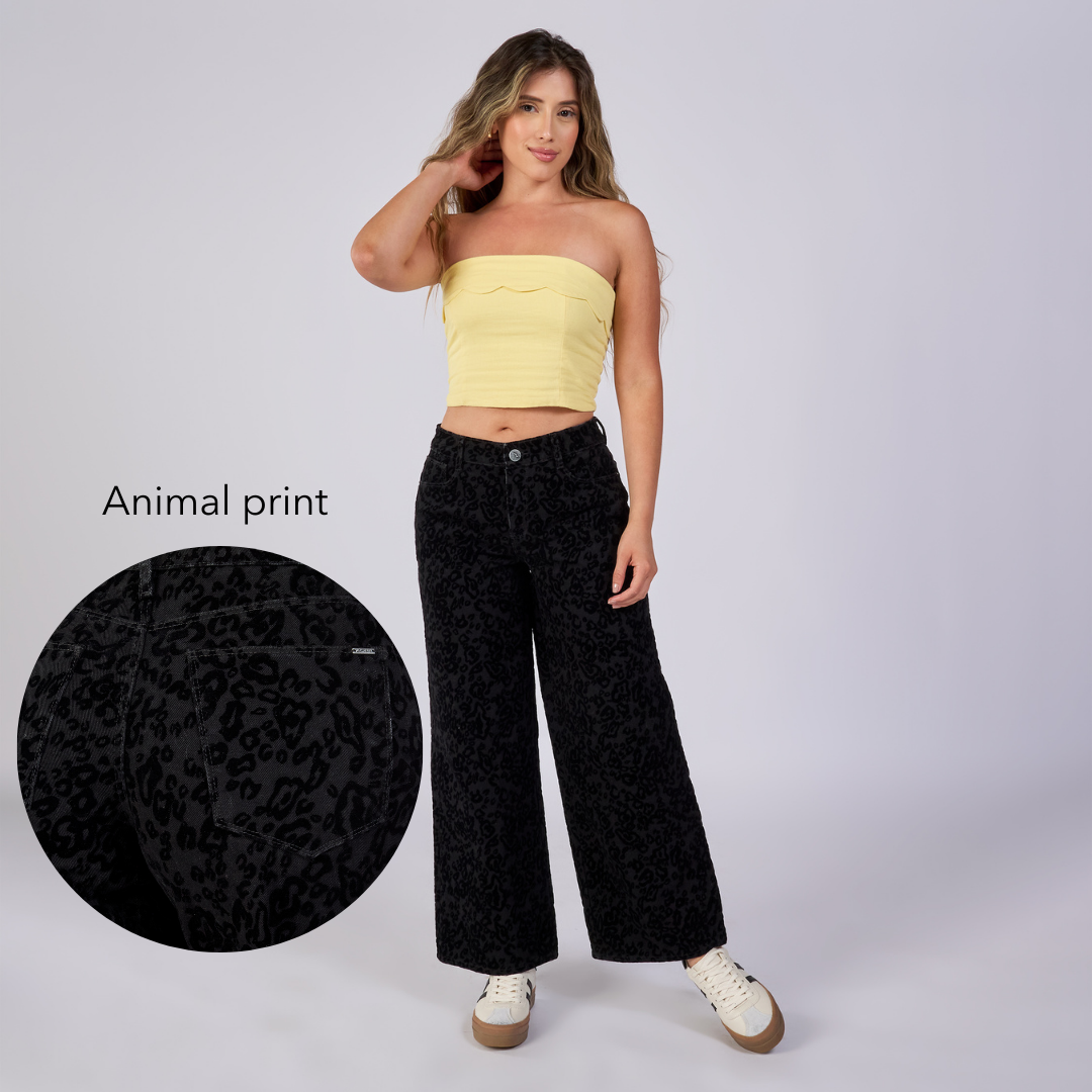 JEAN WIDE LEG TIRO MEDIO CON TEXTURA ATERCIOPELADA ANIMAL PRINT Ref: 552734