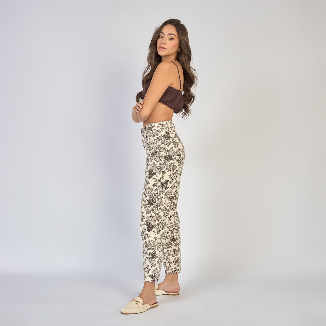REF: 552865 Jean dama mom fit tiro alto rígido con estampado frutal, color Crudo