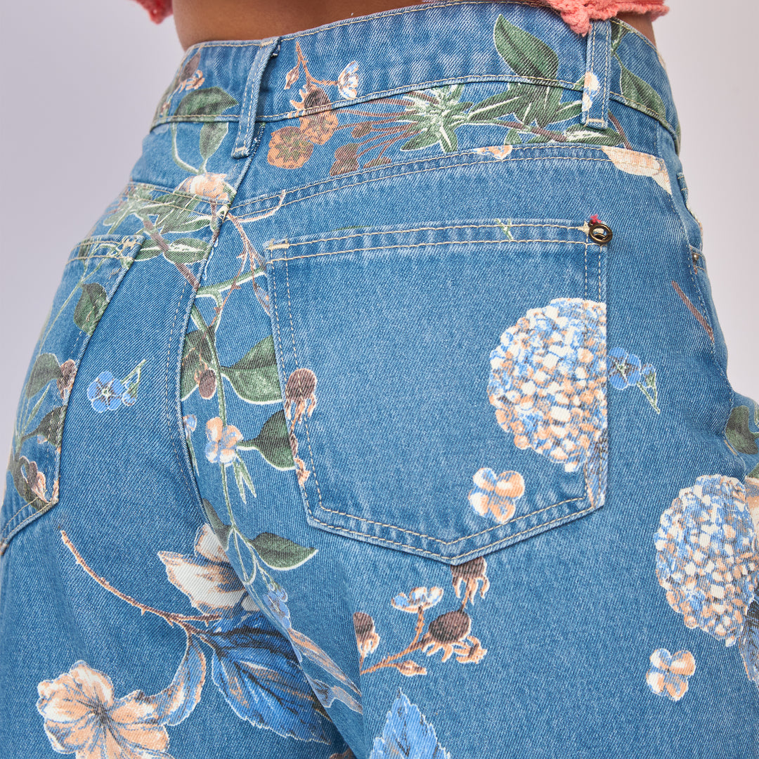 Ref: 552825 Jean dama wide leg tiro alto rígido con estampado floral, color Azul medio