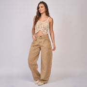 REF: 552691 Jean dama barrel tiro medio rígido, color Kaki