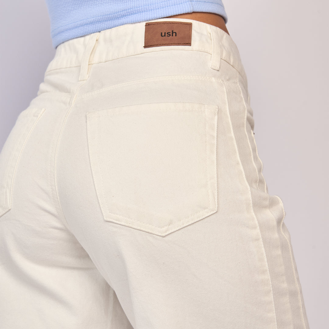 Ref: 552833 Jean dama wide leg tiro alto rígido con cordón en bota, color Ivory
