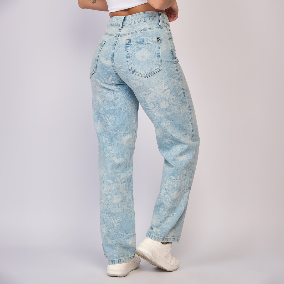 REF: 552852 Jean dama straight tiro alto rígido con flores bordadas, color Azul claro
