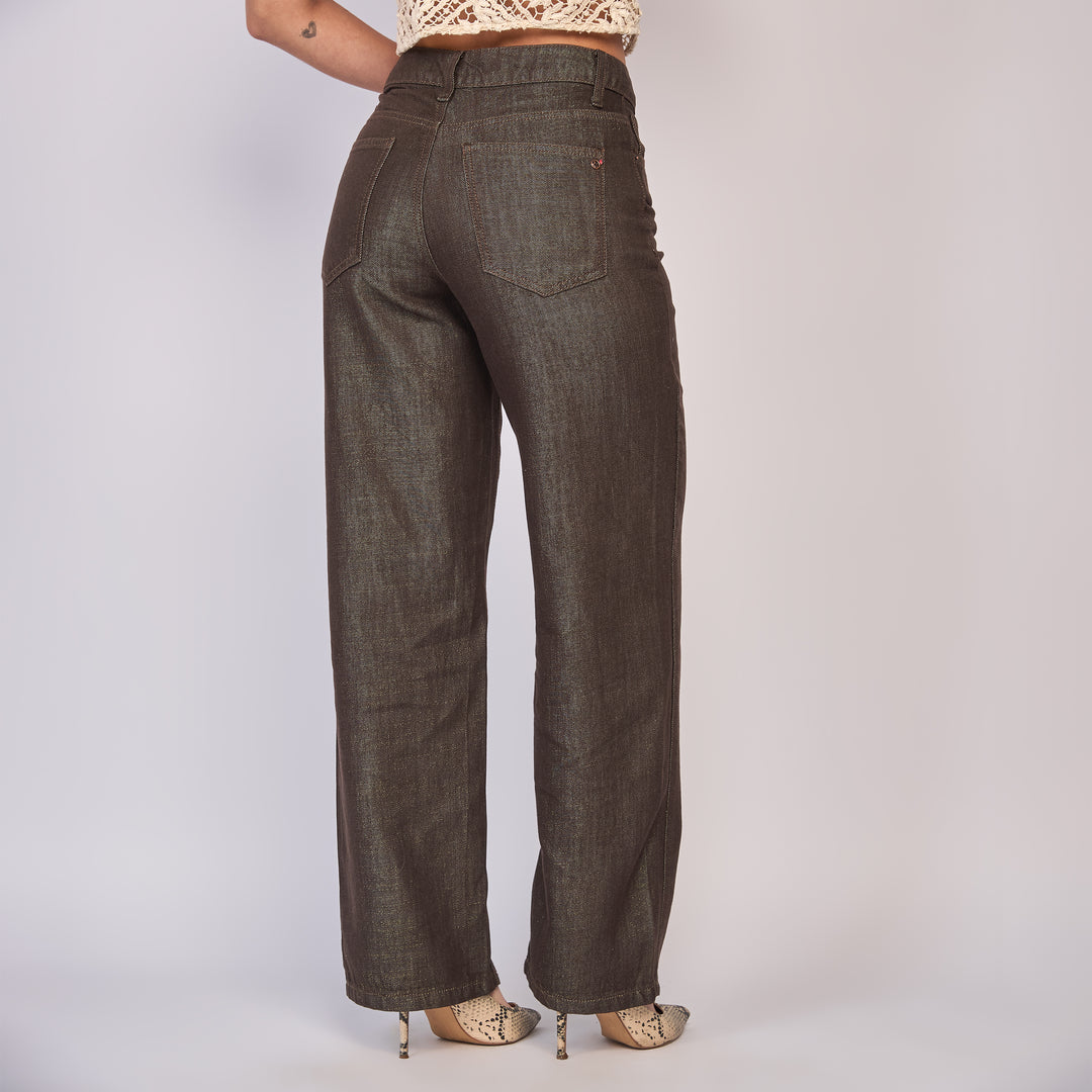 Ref: 552850 Jean dama straight tiro alto rígido con destellos metalizados, color Café
