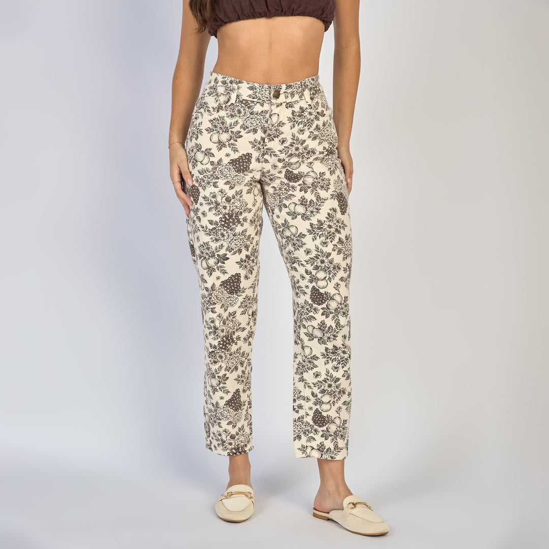 REF: 552865 Jean dama mom fit tiro alto rígido con bordado frutal, color Crudo