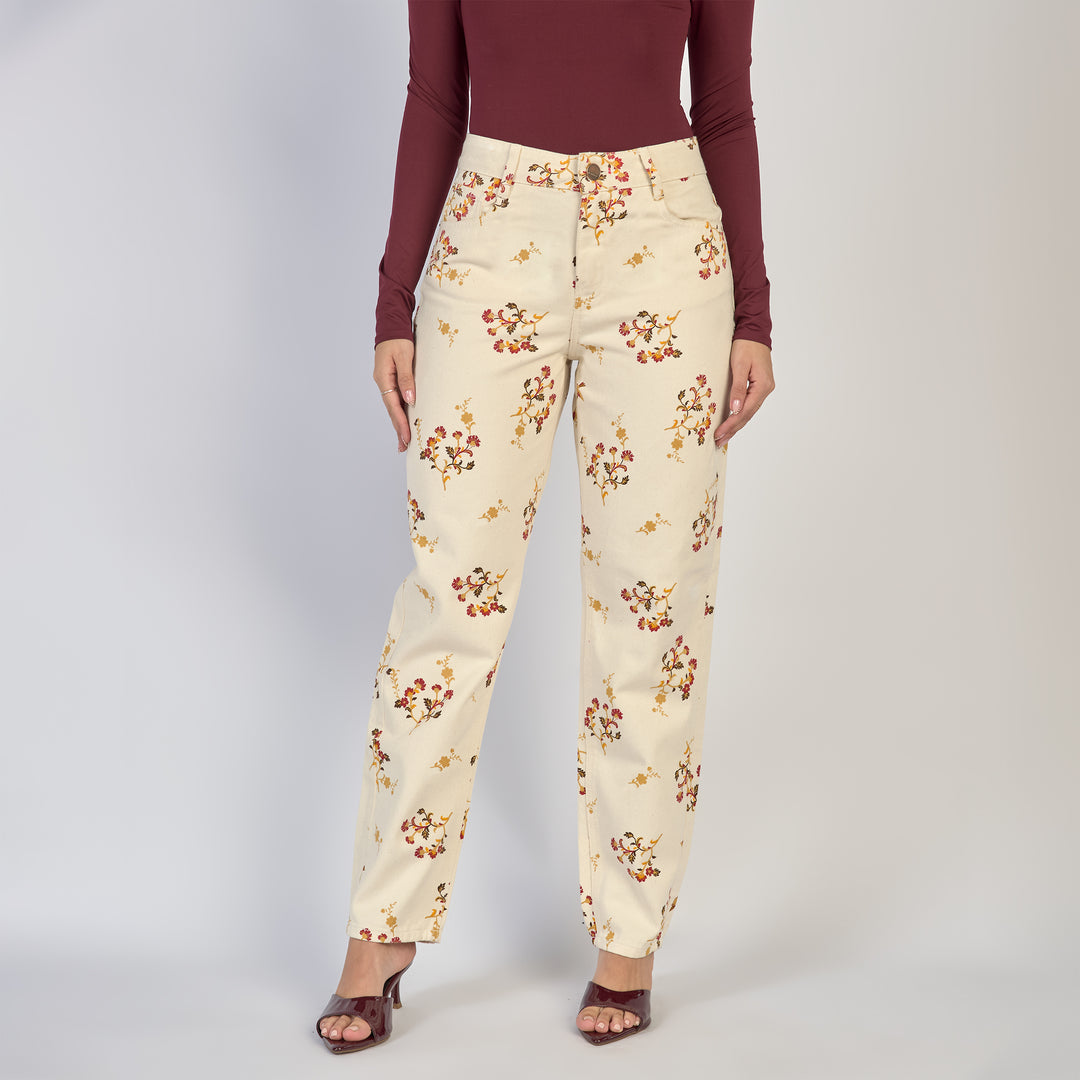 REF: 552866 Jean dama mom fit tiro alto rígido con estampado floral, color Crudo