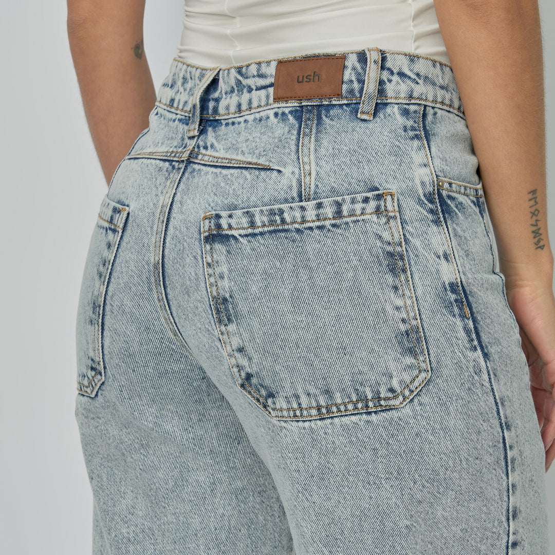 REF: 552890 Jean dama Barrel Straight rígido con detalle de costuras, color Azul claro