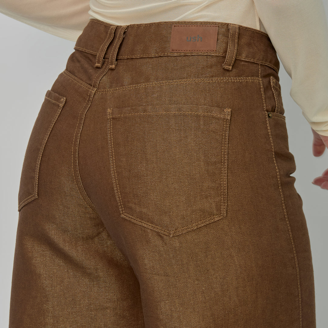 Ref: 552917 Jean dama Wide Leg tiro alto rígido tela brillante, color Café
