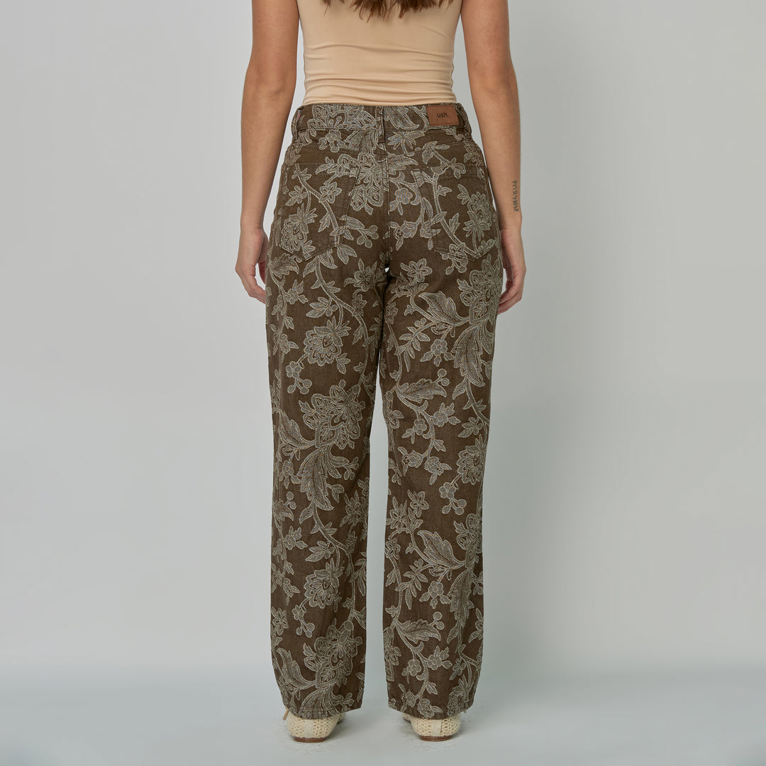 Ref: 552900  Jean dama Straight tiro alto rígido con flores bordadas, color Café