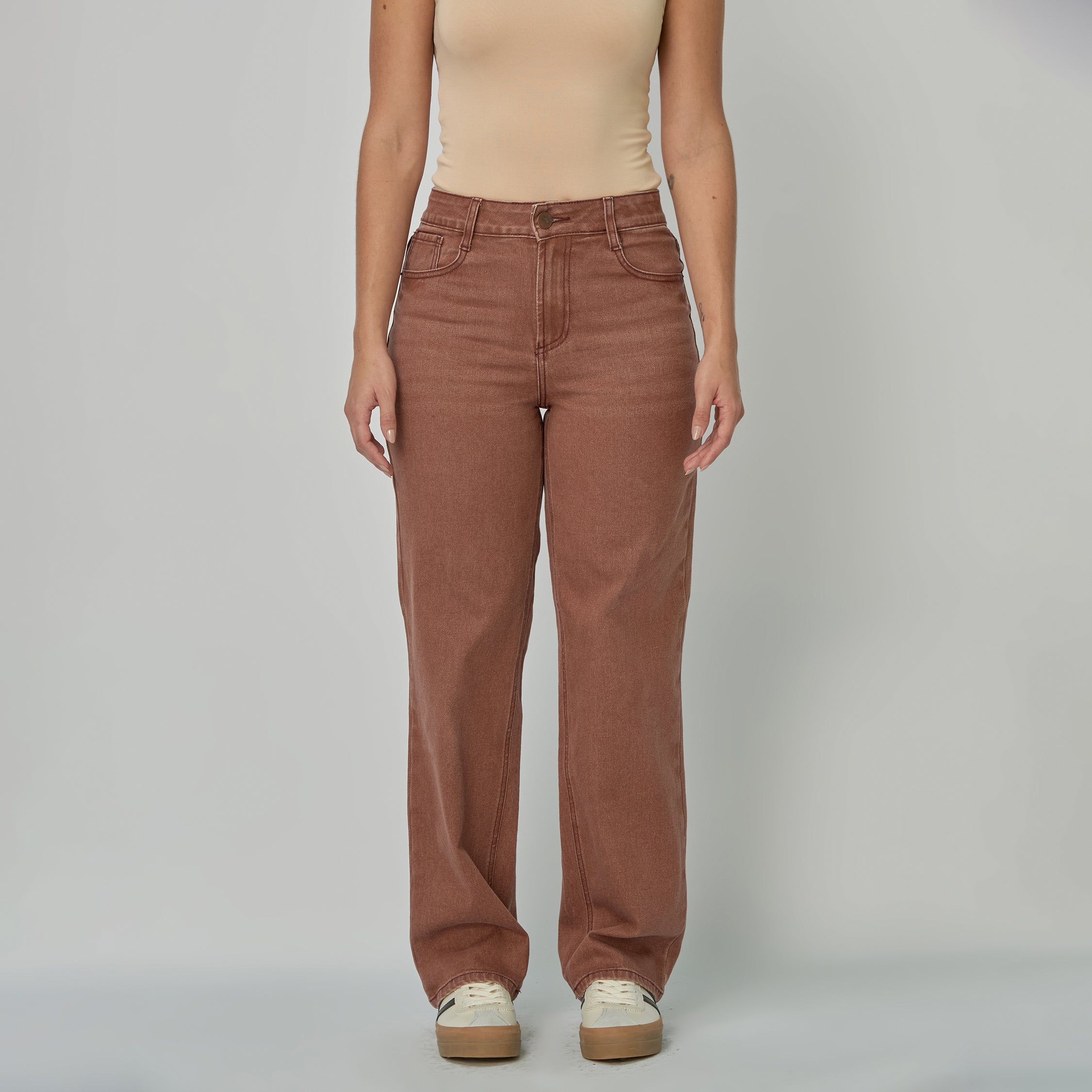 REF: 552938 Jean dama Straight tiro alto licrado, color Vino