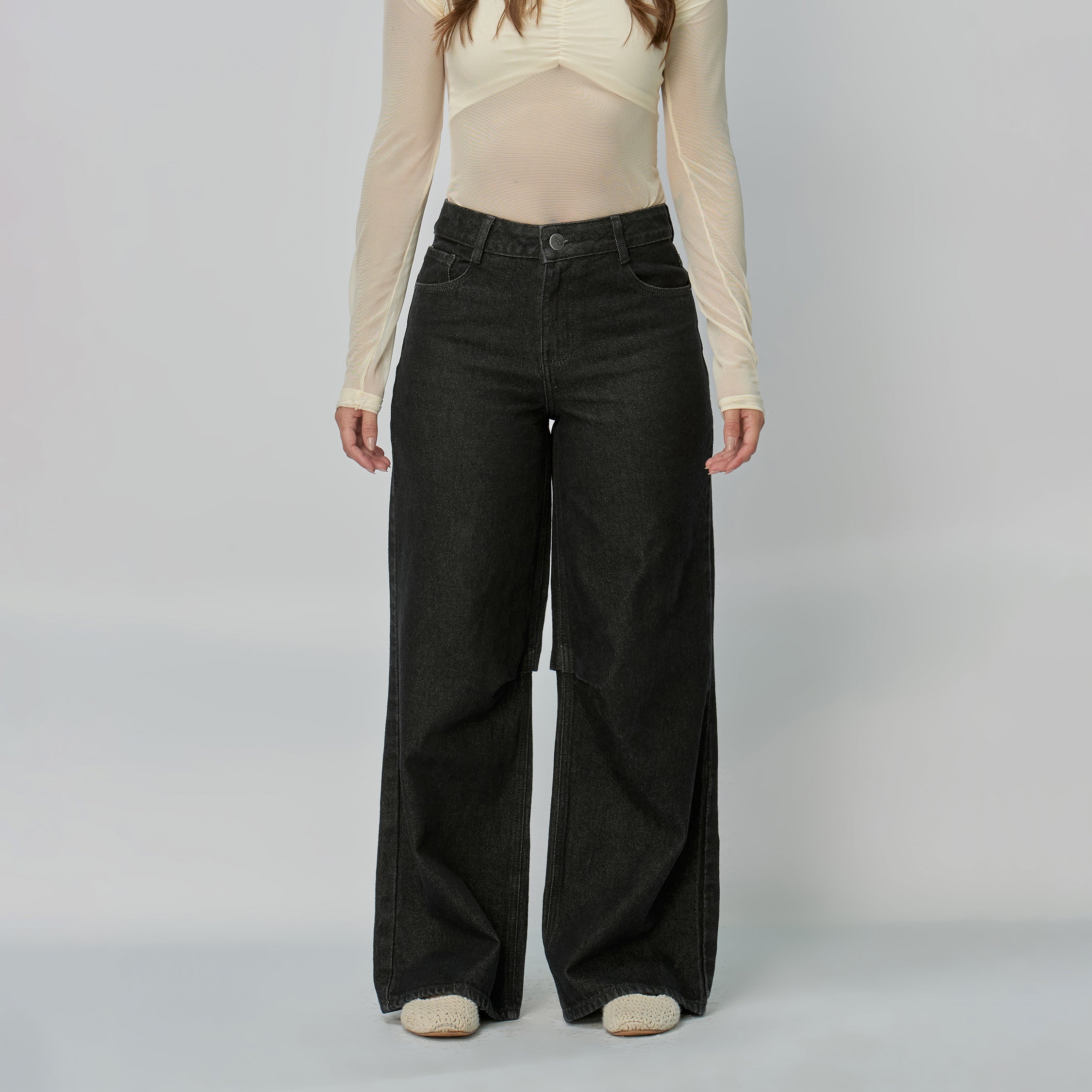 Ref: 552883 Jean dama Wide Leg tiro alto rígido con detalle de pliegue en rodilla, color Negro