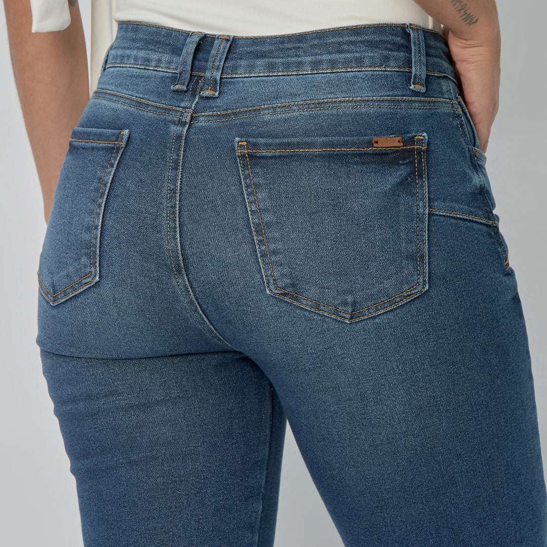 REF: 552925 Jean dama Straight tiro medio licrado, color Azul medio