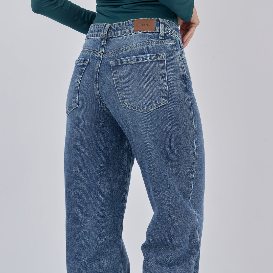 Ref: 552861 Jean dama straight tiro alto rígido, color Azul claro