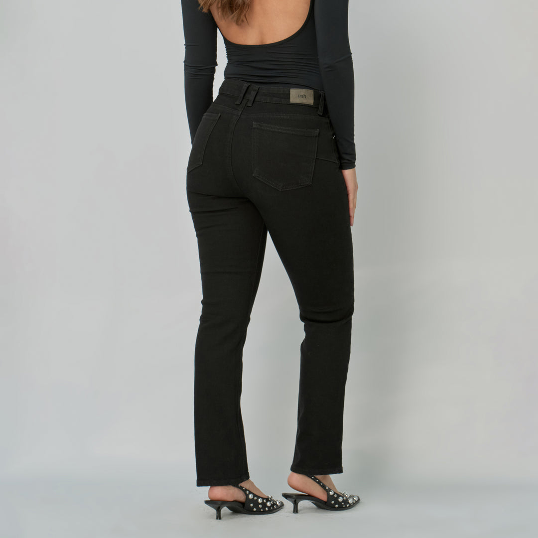 REF: 552924 Jean dama Straight tiro medio licrado. color Negro