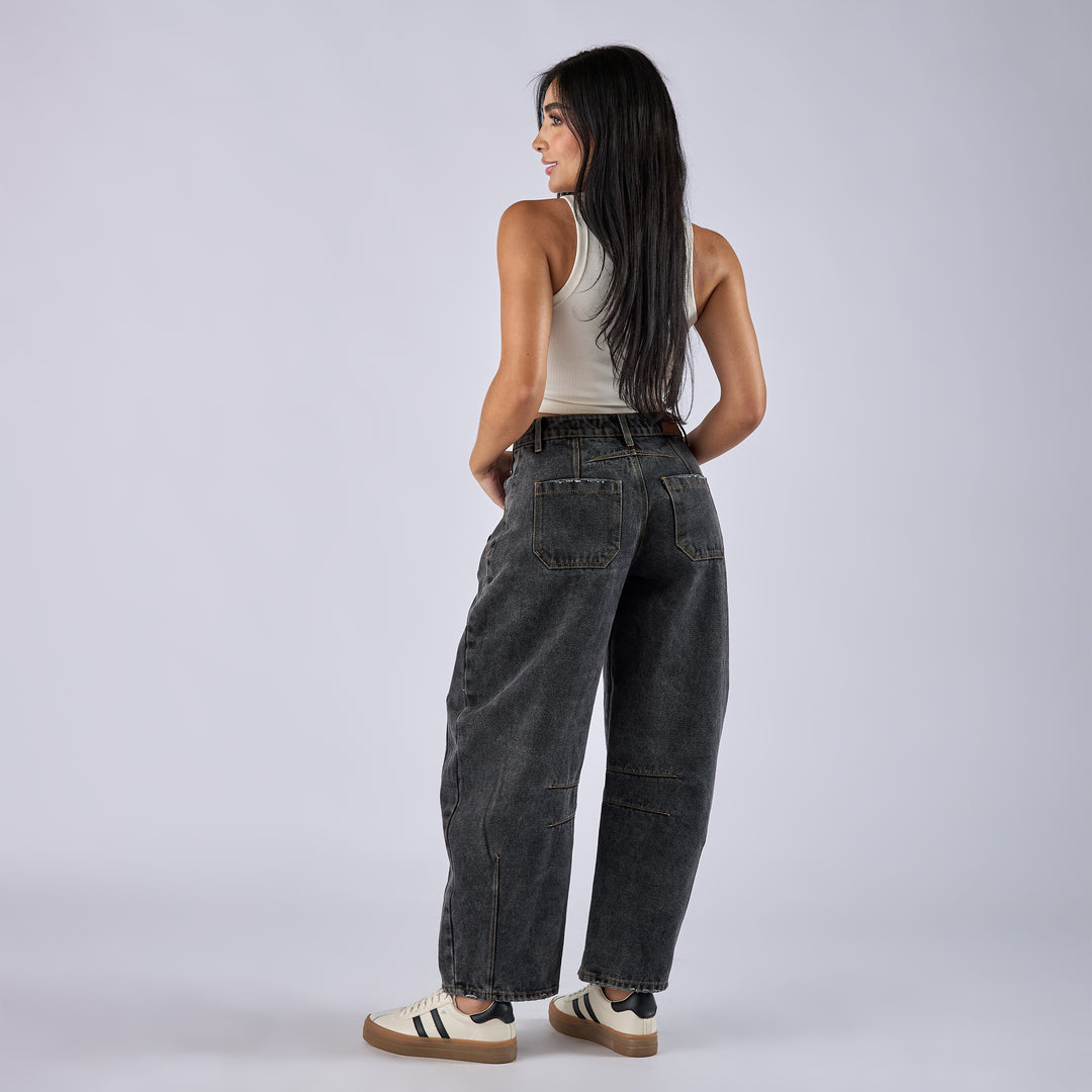 Ref: 552741 Jean barrel rígido tiro medio en denim color gris