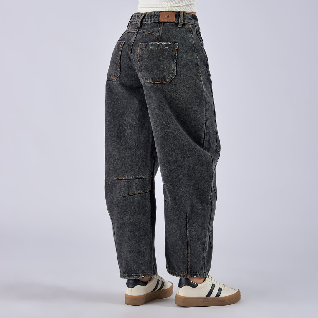 Ref: 552741 Jean barrel rígido tiro medio en denim color gris