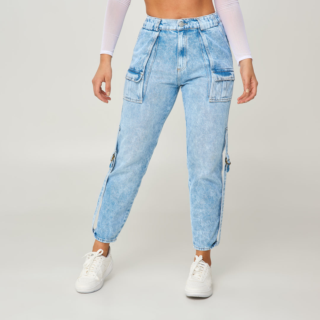 REF: 552547 Jean cargo bota recta tiro alto en denim rígido, color azul claro
