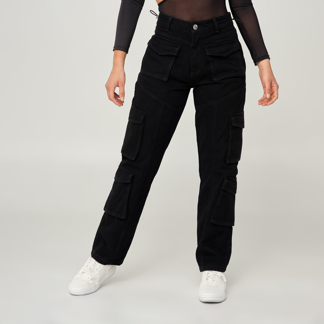 REF: 552551 Jean cargo bota recta tiro alto en denim rígido, color negro
