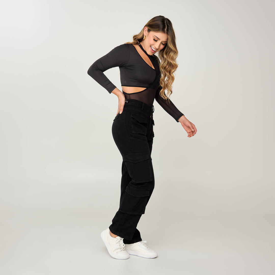 REF: 552551 Jean cargo bota recta tiro alto en denim rígido, color negro