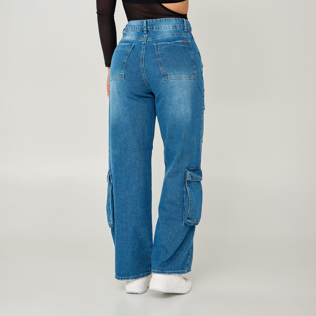 REF: 552546 Jean cargo wide leg tiro alto en denim rígido, color azul medio