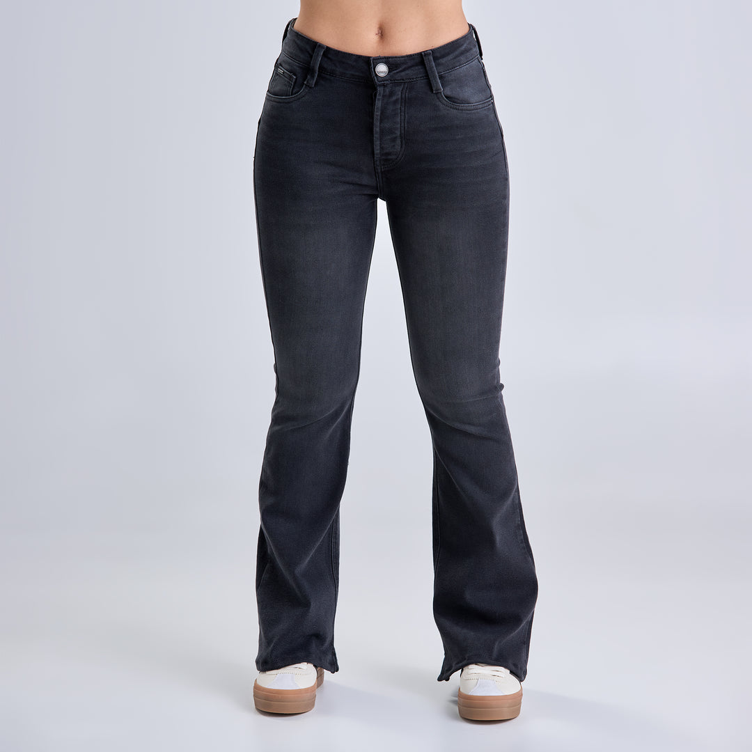 Ref: 552636 Jean colombiano flare boot tiro medio en denim stretch, color gris oscuro