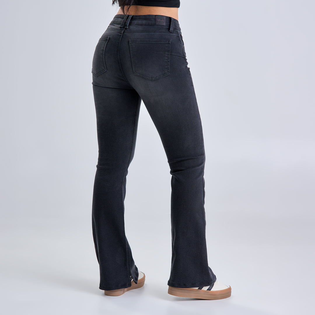 Ref: 552636 Jean colombiano flare boot tiro medio en denim stretch, color gris oscuro
