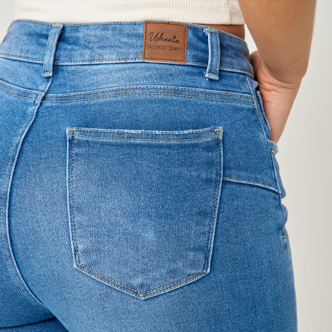 REF: 552574 Jean licrado straight boot tiro medio en denim stretch, color azul oscuro