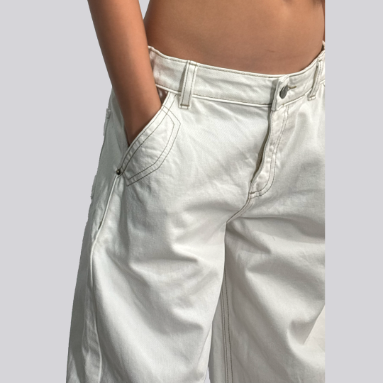 Ref: 350105 Jean niña barrel en denim rígido ivory – Silueta moderna