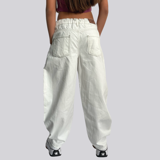 Ref: 350105 Jean niña barrel en denim rígido ivory – Silueta moderna
