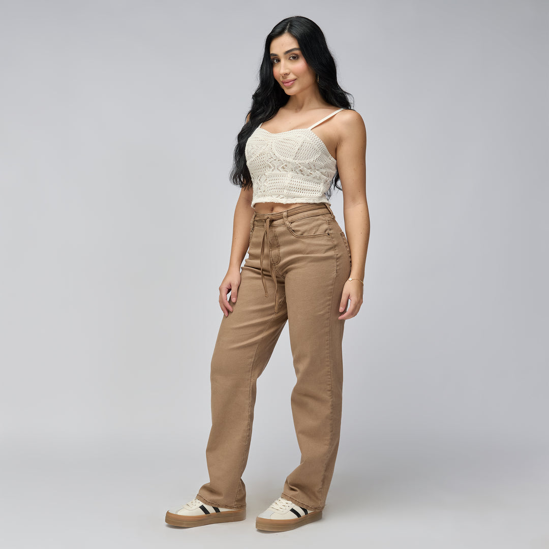 REF: 552792 Jean straight tiro medio en denim licrado, color café