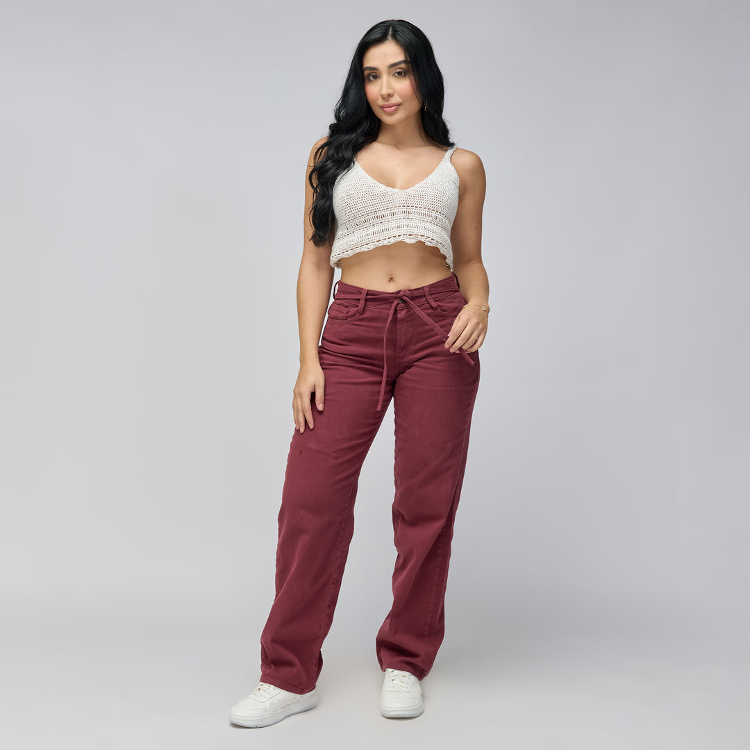 REF: 552792 Jean straight tiro medio en denim licrado, color vino