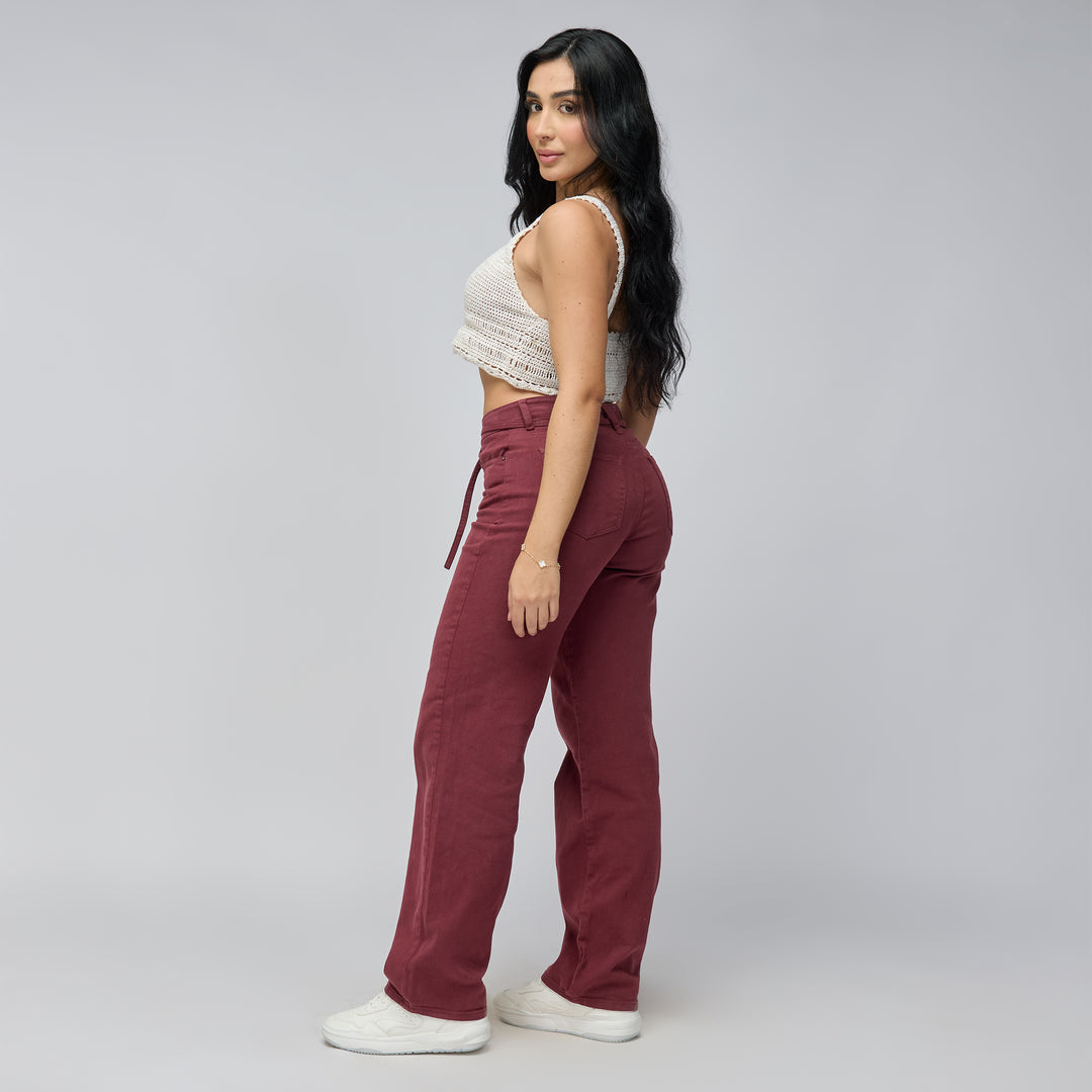 REF: 552792 Jean straight tiro medio en denim licrado, color vino