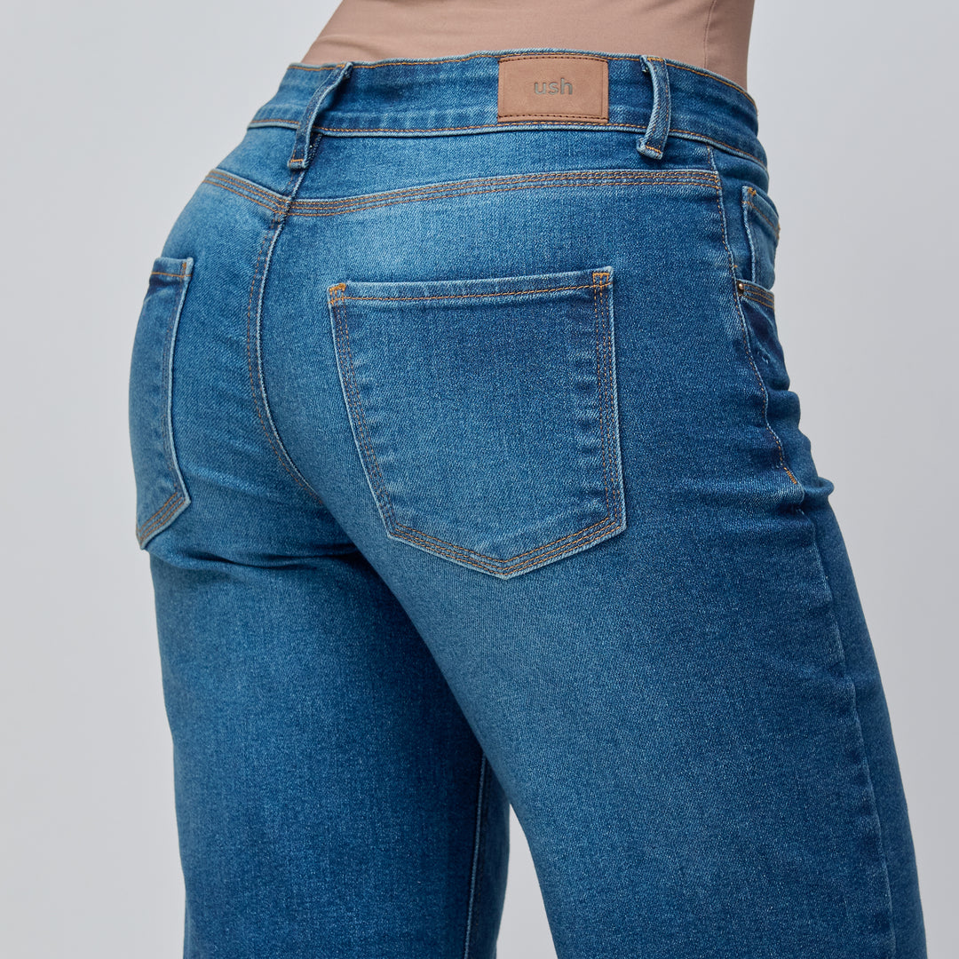 Ref: 552744 Jean vaquero flare tiro medio en denim licrado, color azul oscuro