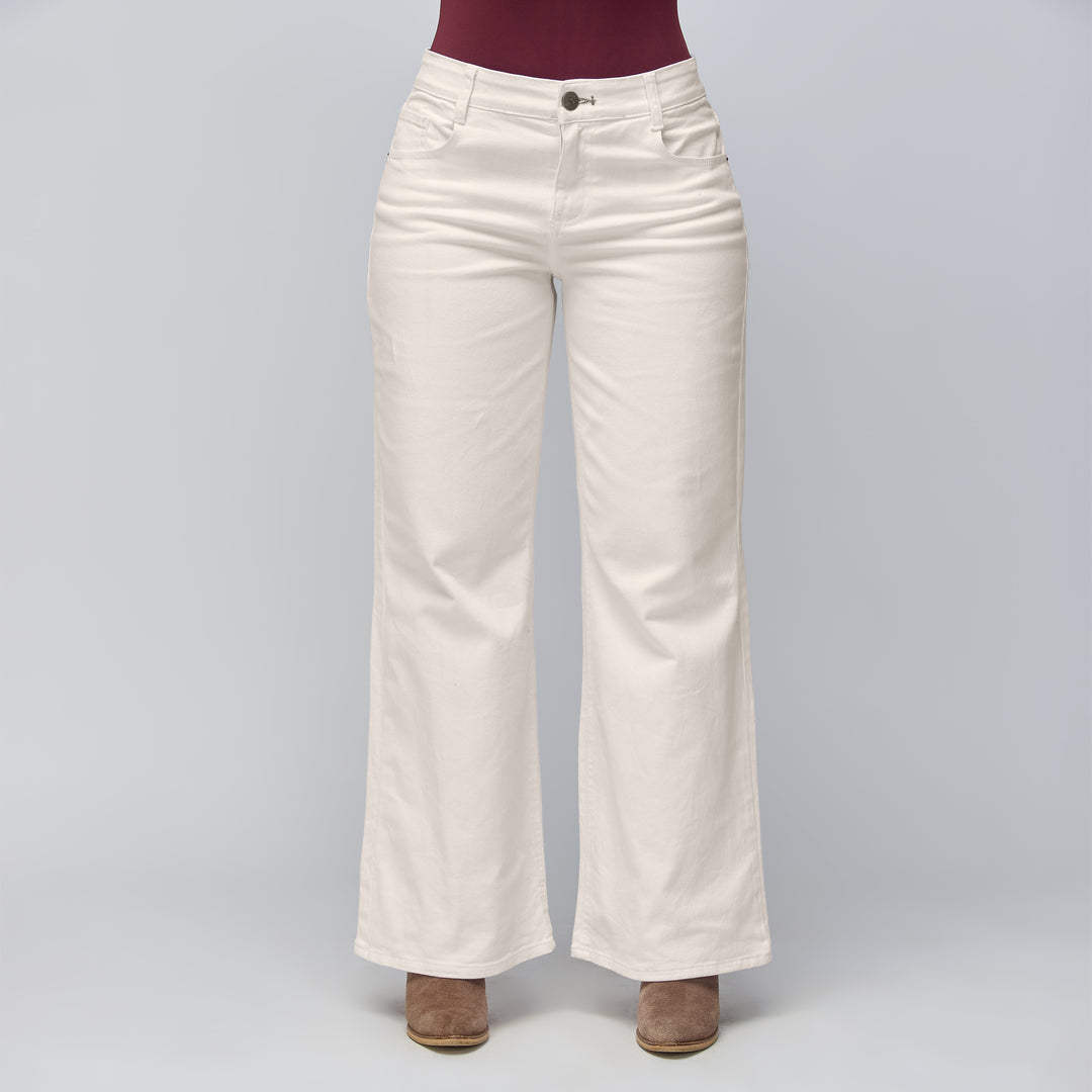 Ref: 552782 Jean vaquero flare tiro medio en denim licrado, color ivory