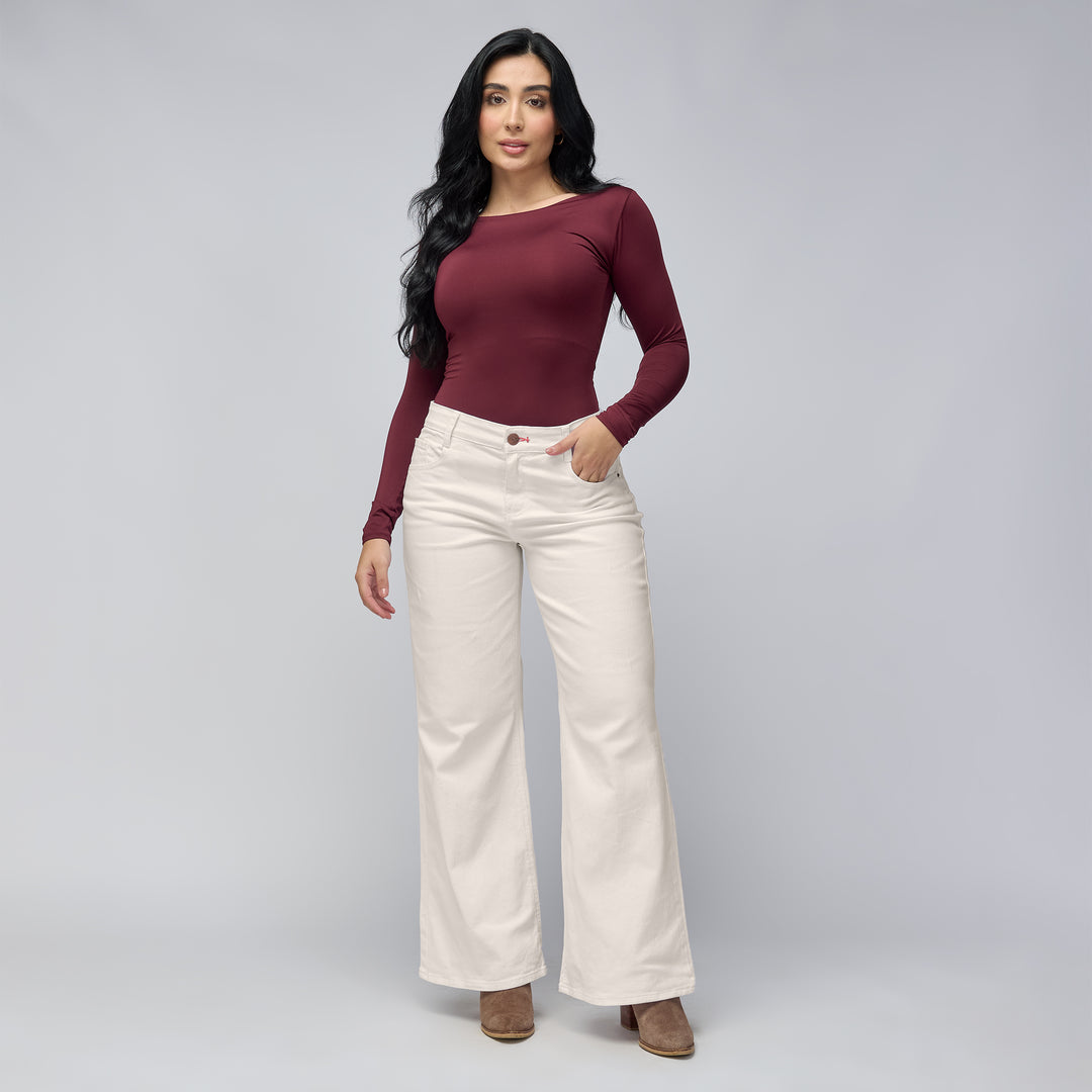 Ref: 552782 Jean vaquero flare tiro medio en denim licrado, color ivory