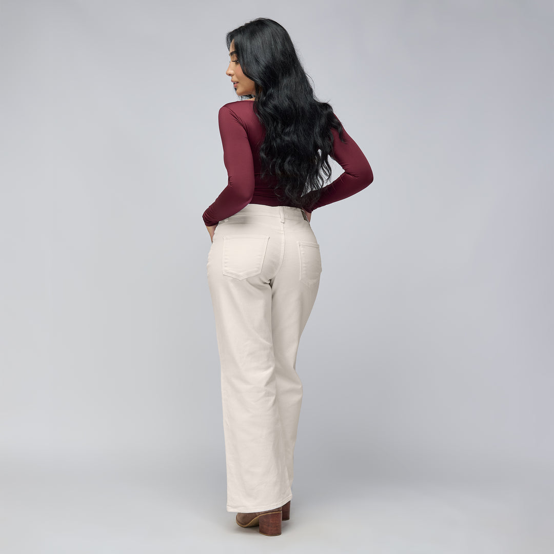 Ref: 552782 Jean vaquero flare tiro medio en denim licrado, color ivory