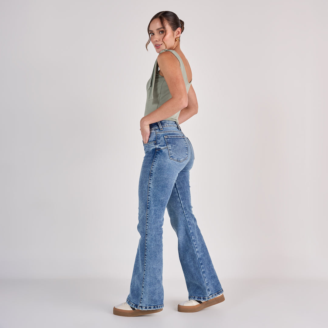 Ref: 552816 Jean dama flare tiro medio licrado, color Azul medio