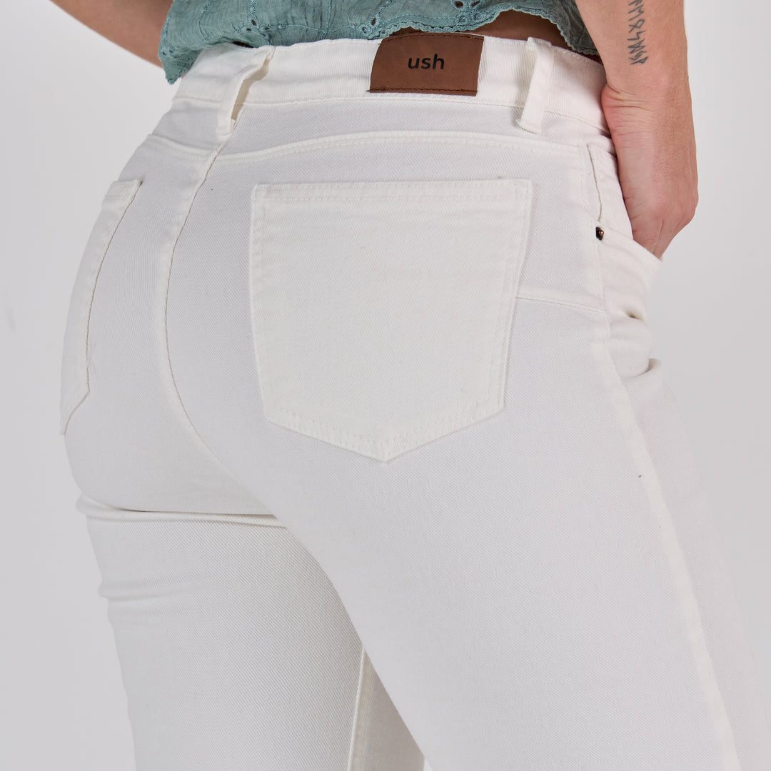 REF: 552814 Jean dama straight tiro medio licrado, color Ivory