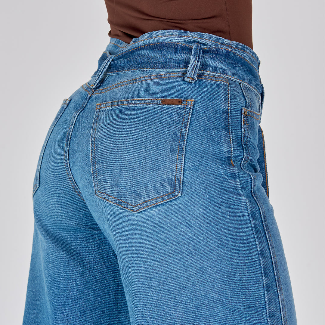 REF: 552673 Jean dama wide leg tiro alto rígido 100% algodón, color azul medio con cinturón