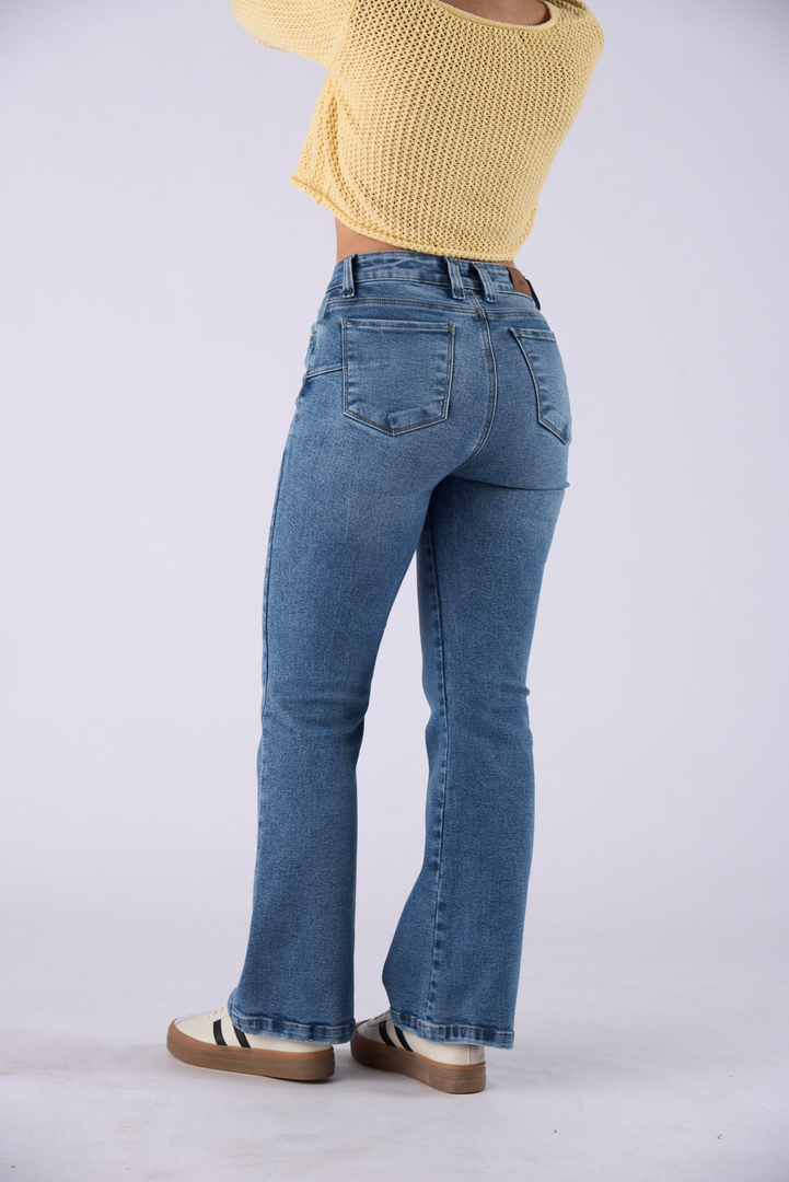 Ref: 552715 Jean flare boot licrado tiro medio en denim color azul medio