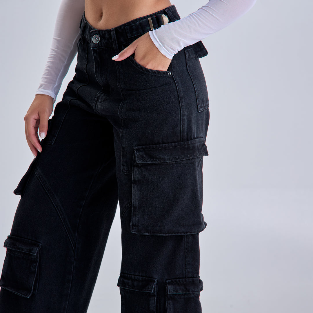 REF: 552581 Jean rígido cargo wide leg tiro alto color negro