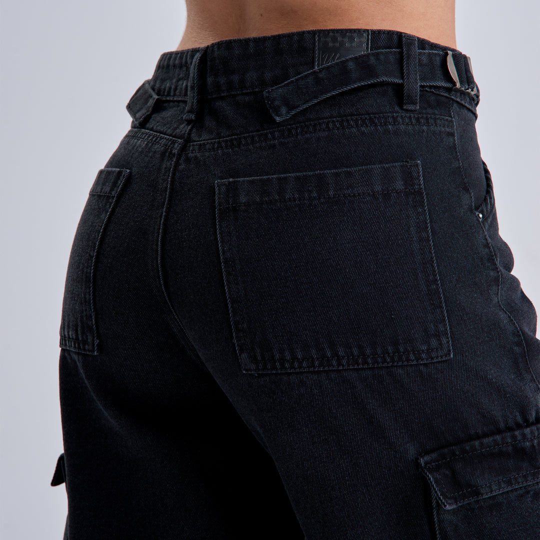 REF: 552581 Jean rígido cargo wide leg tiro alto color negro