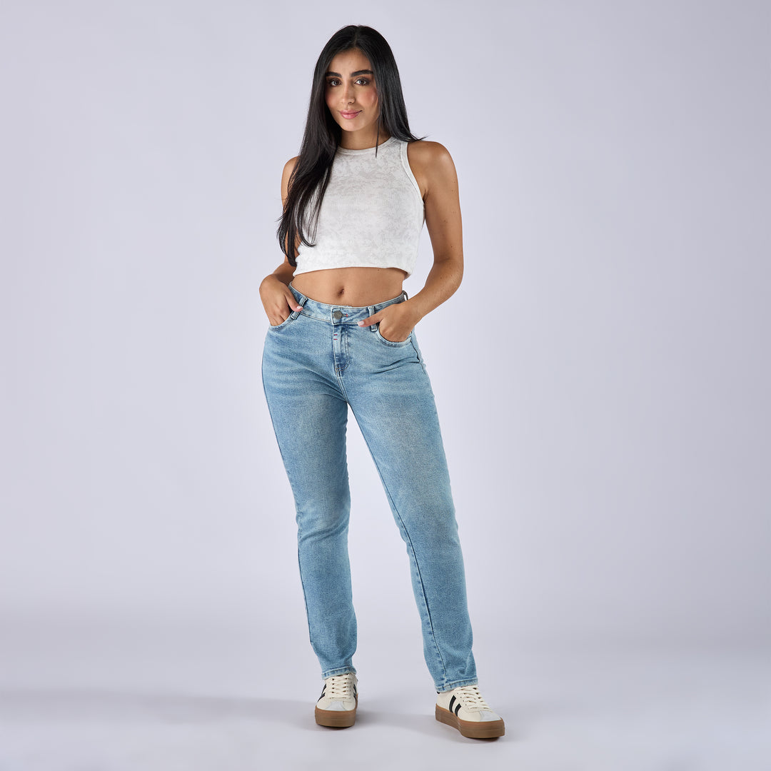 REF: 552637 Jean straight boot licrado tiro medio en denim azul claro