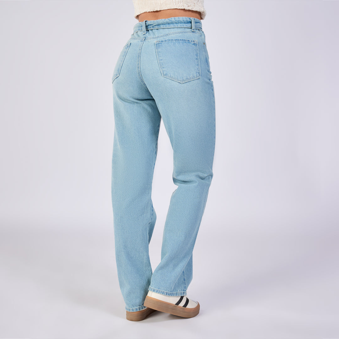REF: 552695 Jean straight rígido tiro medio 100% algodón, color baby blue