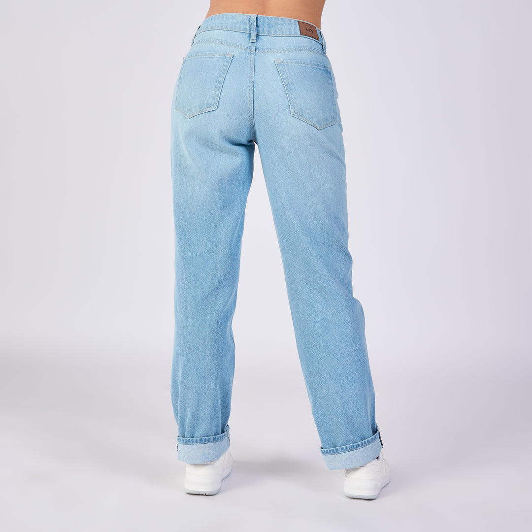 REF: 552697 Jean straight rígido tiro medio 100% algodón, color baby blue