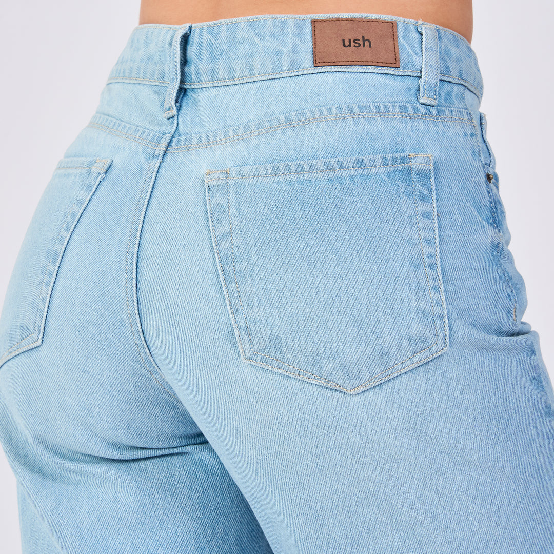 REF: 552697 Jean straight rígido tiro medio 100% algodón, color baby blue
