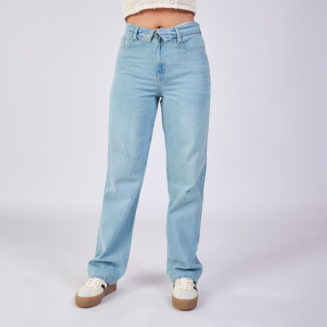 REF: 552695 Jean straight rígido tiro medio 100% algodón, color baby blue