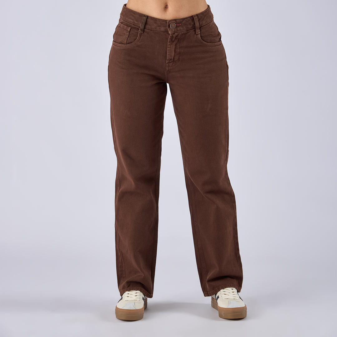 REF: 552754 Jean straight rígido tiro medio en denim, color mocca