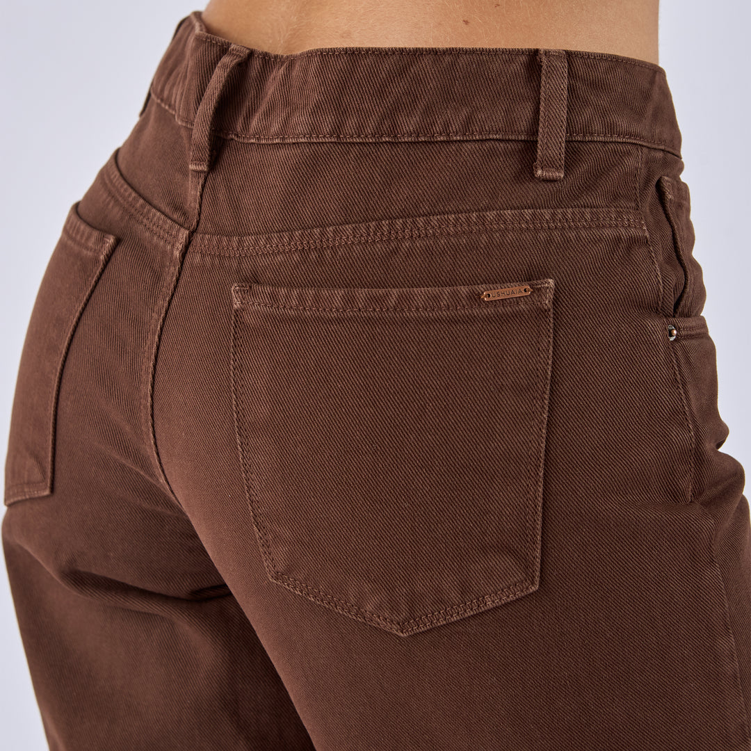 REF: 552754 Jean straight rígido tiro medio en denim, color mocca