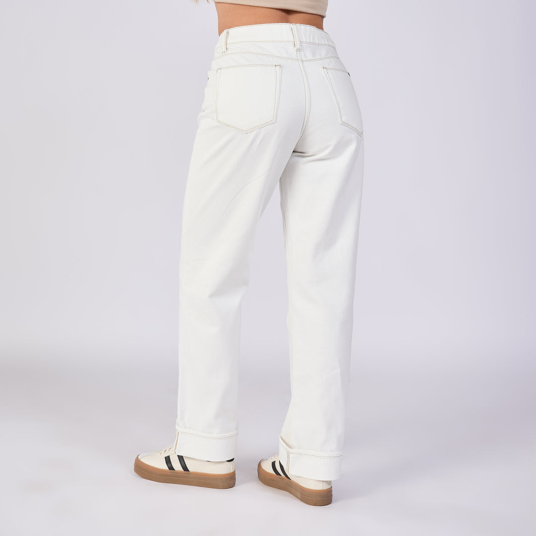 REF: 552698 Jean straight rígido tiro medio 100% algodón, color ivory