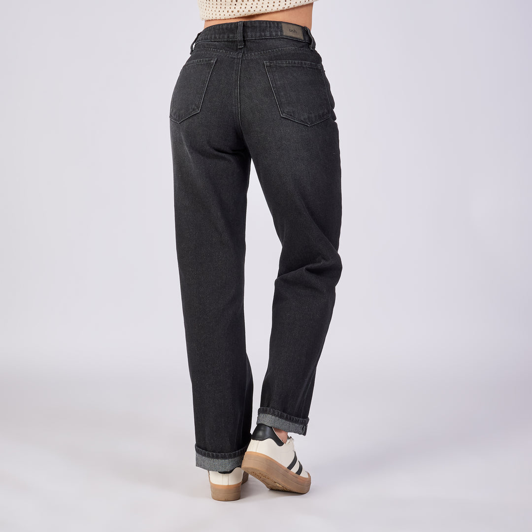 REF: 552699 Jean straight rígido tiro medio 100% algodón, color negro